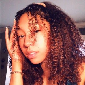 Meet your Posher, Ella